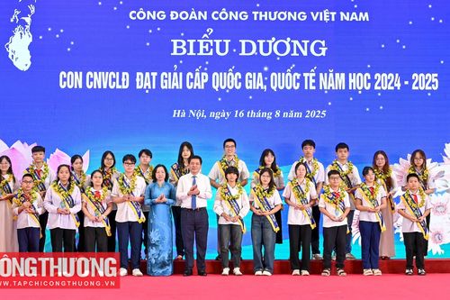 Biểu dương 36 gia đình tiêu biểu và 63 con CNVCLĐ đạt giải quốc gia, quốc tế, vượt khó học giỏi ngành Công Thương năm 2025