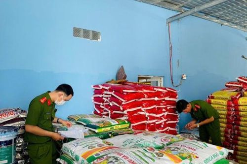 Cà Mau thu giữ lượng lớn phân bón không rõ nguồn gốc