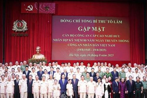 Tri ân sự cống hiến cho sự nghiệp vẻ vang của Công an nhân dân
