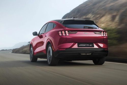Mustang Mach-E – tân binh xe điện hiệu suất cao của Ford ra mắt thị trường Việt