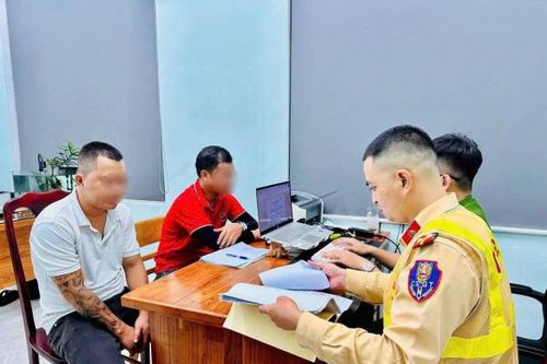 Xử lý nghiêm đối tượng chặn ô tô tranh khách gây cản trở giao thông trên Quốc lộ 1A