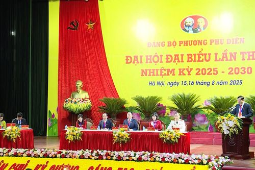 Phường Phú Diễn vào kỷ nguyên mới không còn hộ nghèo