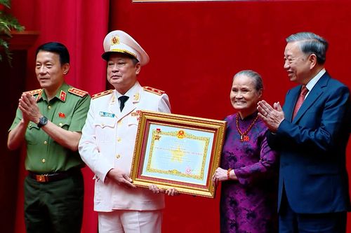 Tổng Bí thư gặp mặt cán bộ Công an cấp cao nghỉ hưu