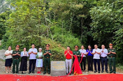 Khánh thành tuyến đường Lũng Mác Tào, Cốc Phia (xã Nguyễn Huệ)
