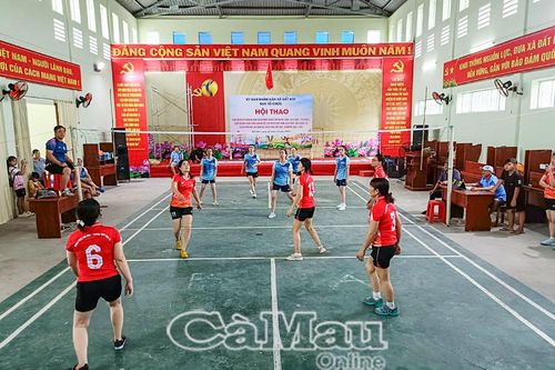 Đất Mũi khai mạc Giải thể thao chào mừng Quốc khánh 2/9 và Đại hội Đảng bộ xã