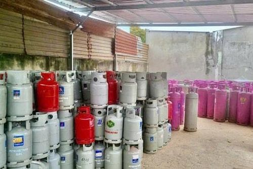 TP Hồ Chí Minh: Bắt 8 đối tượng sản xuất, bán ra thị trường khoảng 1.000 tấn gas giả