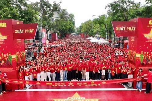 Hơn 20.000 người Vietcombank hòa nhịp 'cùng Việt Nam tiến bước'