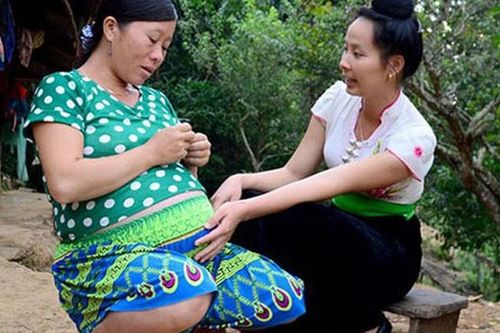 Vai trò của cô đỡ thôn bản trong hành trình 1000 ngày đầu đời - giai đoạn 'vàng' cho trẻ phát triển toàn diện