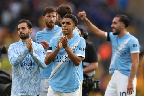 Man City quá đáng sợ