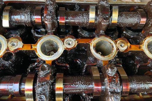 Tại sao xe để lâu không sử dụng mà vẫn 'xuống máy'?