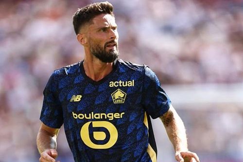 Giroud làm nên lịch sử ở tuổi 38