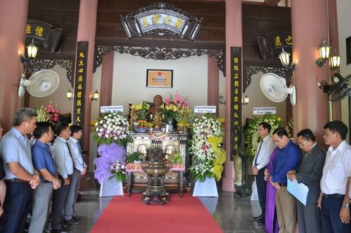 Dâng hương tưởng niệm 161 năm ngày Anh hùng dân tộc Trương Định tuẫn tiết