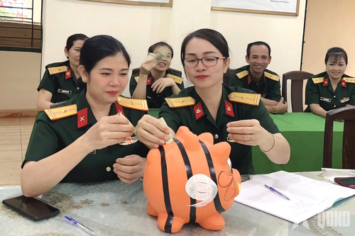 'Chị nuôi' chiến thắng bệnh hiểm nghèo