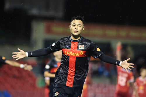 Vòng 1 V-League 2025-2026: Tân binh khởi đầu ấn tượng