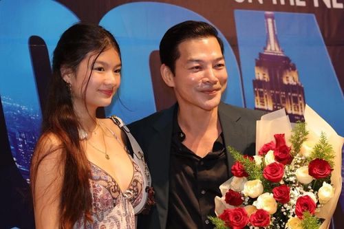 Con gái Trương Ngọc Ánh diện váy xẻ sâu dự tiệc, thu hút mọi ánh nhìn