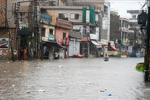 Lũ quét, lở đất ở Pakistan khiến hơn 340 người thiệt mạng