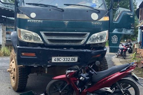 Xe tải va chạm xe máy, 2 người thương vong ở Lâm Đồng