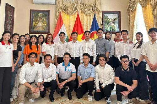 Tạo mạng lưới kết nối sinh viên theo chuyên ngành trong và ngoài nước