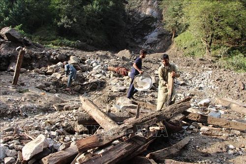 Lũ lụt ở Tây Bắc Pakistan khiến hơn 150 người mất tích