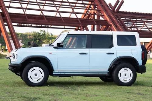 Ford giới thiệu SUV địa hình công suất 275 mã lực, giá hơn 1,4 tỷ đồng
