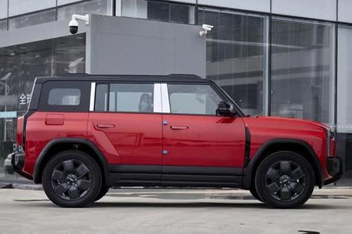 SUV thiết kế cá tính, công suất 347 mã lực, giá gần 330 triệu đồng
