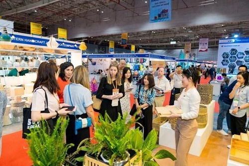 Doanh nghiệp Trung Quốc tìm nguồn hàng chất lượng Việt Nam tại Triển lãm VIS 2025