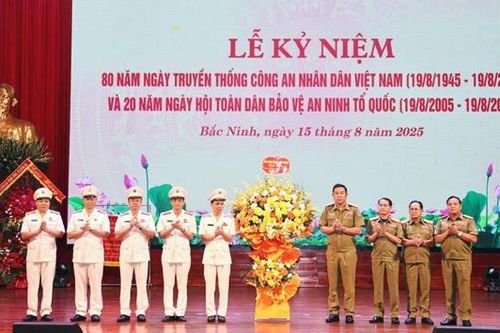 Gắn kết tình hữu nghị đặc biệt giữa Công an tỉnh Bắc Ninh và Xay Sổm Bun (Lào)