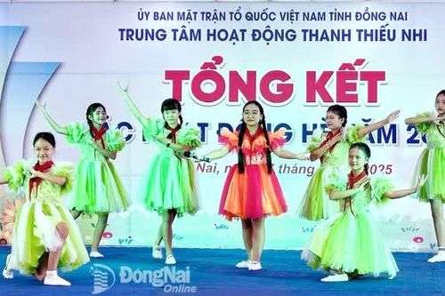 Trung tâm Hoạt động Thanh thiếu nhi tỉnh Đồng Nai tổng kết hè, trao quà cho thiếu nhi