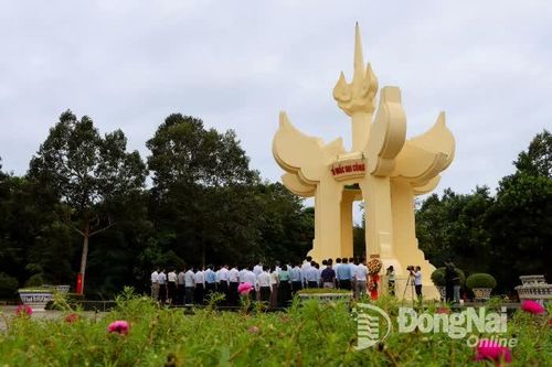 Lãnh đạo tỉnh Đồng Nai dâng hương tại Khu Di tích Quốc gia đặc biệt Tà Thiết
