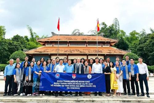 Đoàn công tác Bộ Ngoại giao phối hợp UBND tỉnh Đồng Nai tổ chức chương trình 'Về nguồn'