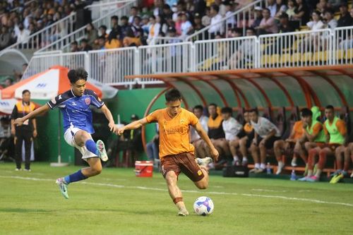 Hoàng Anh Gia Lai 'phơi áo' trong trận mở màn mùa giải mới