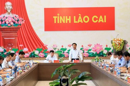Thứ trưởng Bộ Xây dựng Nguyễn Danh Huy làm việc với UBND tỉnh Lào Cai về Dự án tuyến đường sắt Lào Cai - Hà Nội - Hải Phòng