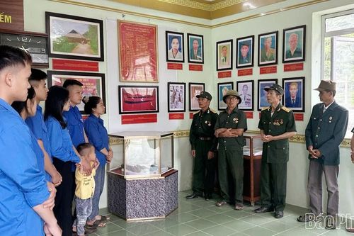 Thăm Căn cứ cách mạng Mường Diềm