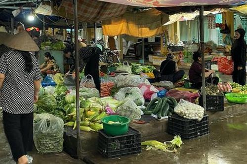 Chợ truyền thống chật vật chuyển mình theo cuộc đua số hóa
