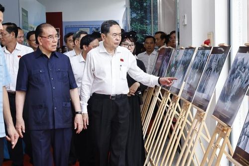 Phát huy chủ nghĩa anh hùng cách mạng trong xây dựng và bảo vệ Tổ quốc