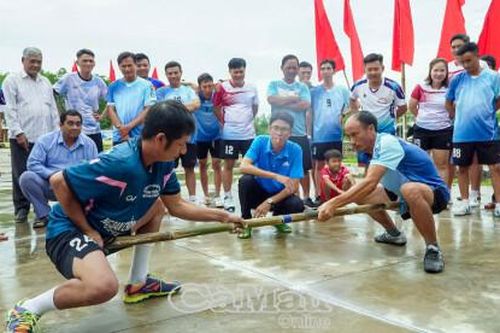 Sôi nổi Giải thể thao chào mừng 80 năm Ngày truyền thống Công an Nhân dân