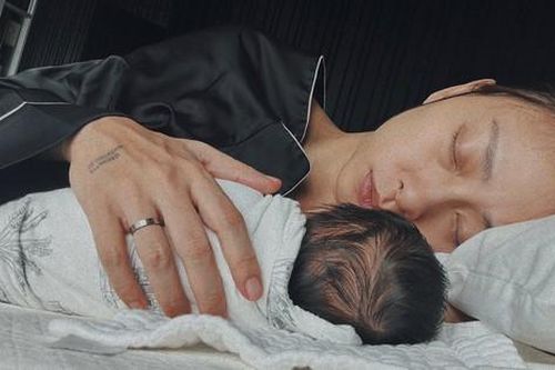 Ngô Thanh Vân trải lòng sau 2 tuần làm mẹ: 'Có lúc đau đến suy sụp và bật khóc'