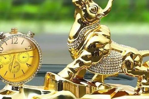 Người tuổi Sửu để gì trong xe ô tô mang đến vạn dặm bình an