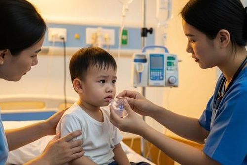 Biến chứng nguy hiểm tiêu chảy cấp do nhiễm khuẩn ở trẻ em trong mùa hè