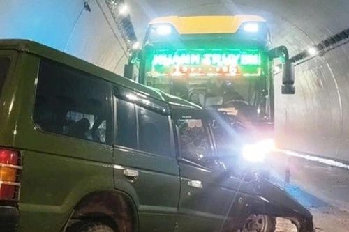 Hầm Đèo Ngang ùn tắc sau vụ tai nạn làm 2 người tử vong