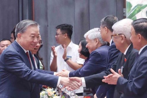 Tổng Bí thư chủ trì buổi gặp mặt các đồng chí nguyên lãnh đạo Đảng, Nhà nước