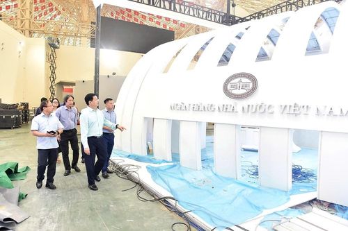 Khẩn trương hoàn thiện mỹ thuật các gian hàng dự Triển lãm Thành tựu đất nước