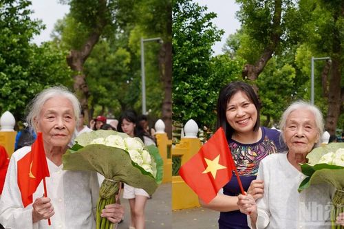 Hàng vạn người 'check-in' chào mừng Quốc khánh 2/9