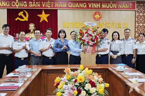 Bộ tư lệnh Vùng Cảnh sát biển 2 thăm, làm việc tại Ban Tuyên giáo và Dân vận Tỉnh ủy Gia Lai