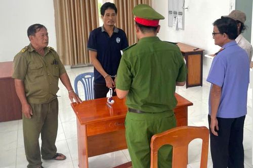 Gã bác ruột đê hèn