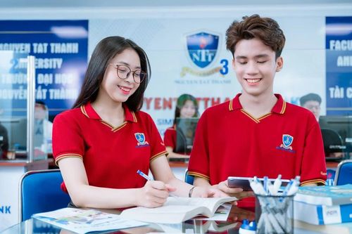 Gen Z học trên mạng xã hội: Học nhanh - hiểu mỏng?