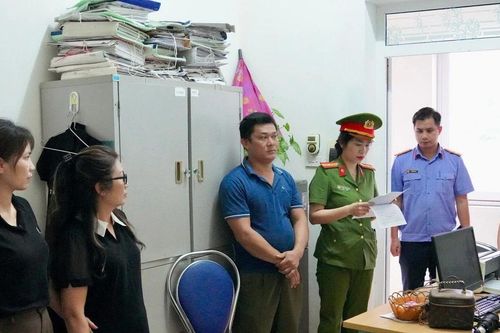 Nhóm cựu cán bộ Trung tâm giáo dục lĩnh án do rút khống tiền dạy nghề