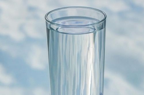 Tác dụng của nước kiềm và những ảnh hưởng xấu đến sức khỏe nếu uống quá nhiều
