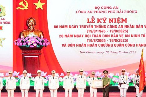 Công an TP Hải Phòng đón nhận Huân chương Quân công hạng Nhì