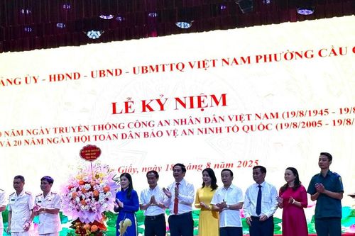 Phường Cầu Giấy tổ chức kỷ niệm 80 năm Ngày truyền thống CAND và 20 năm Ngày hội Toàn dân bảo vệ An ninh Tổ quốc
